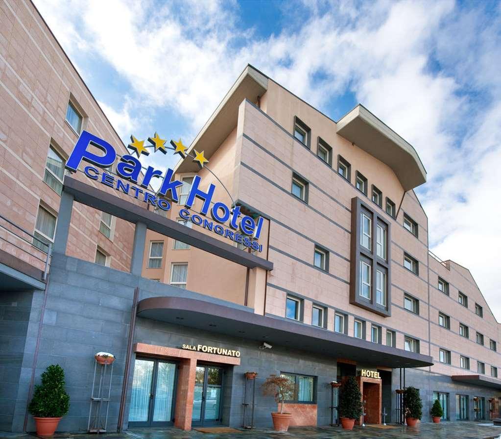 Park Hotel Centro Congressi Potenza Kültér fotó