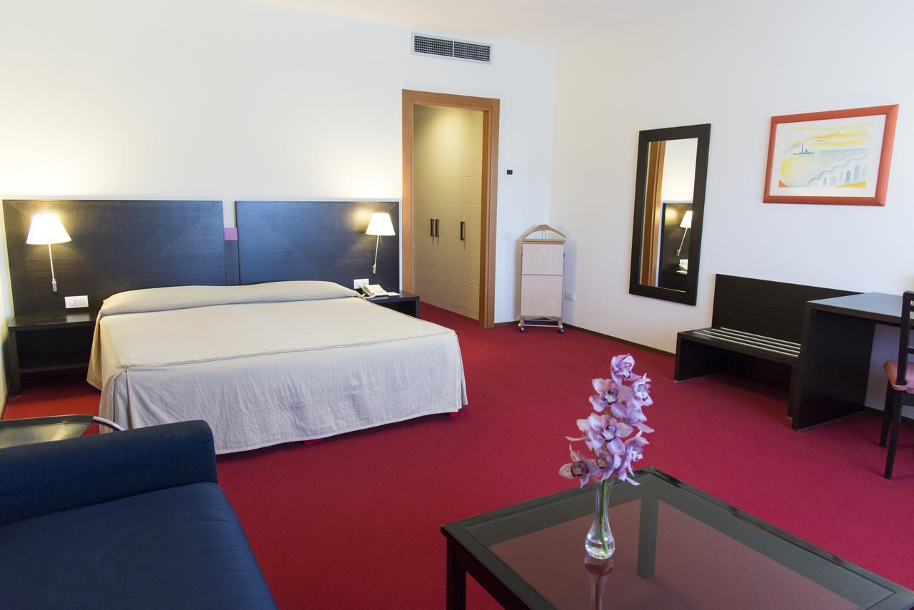 Park Hotel Centro Congressi Potenza Kültér fotó