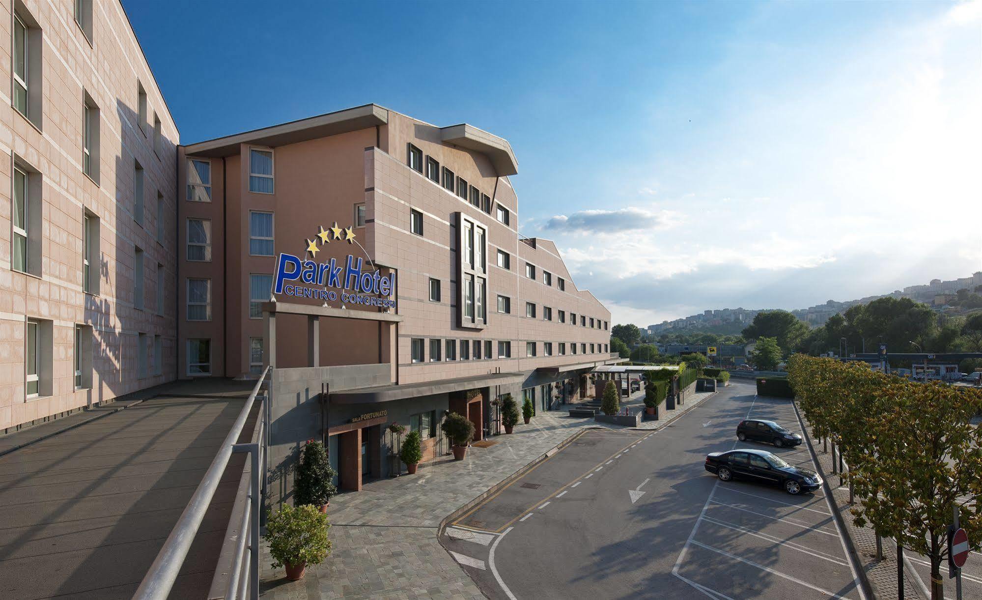 Park Hotel Centro Congressi Potenza Kültér fotó