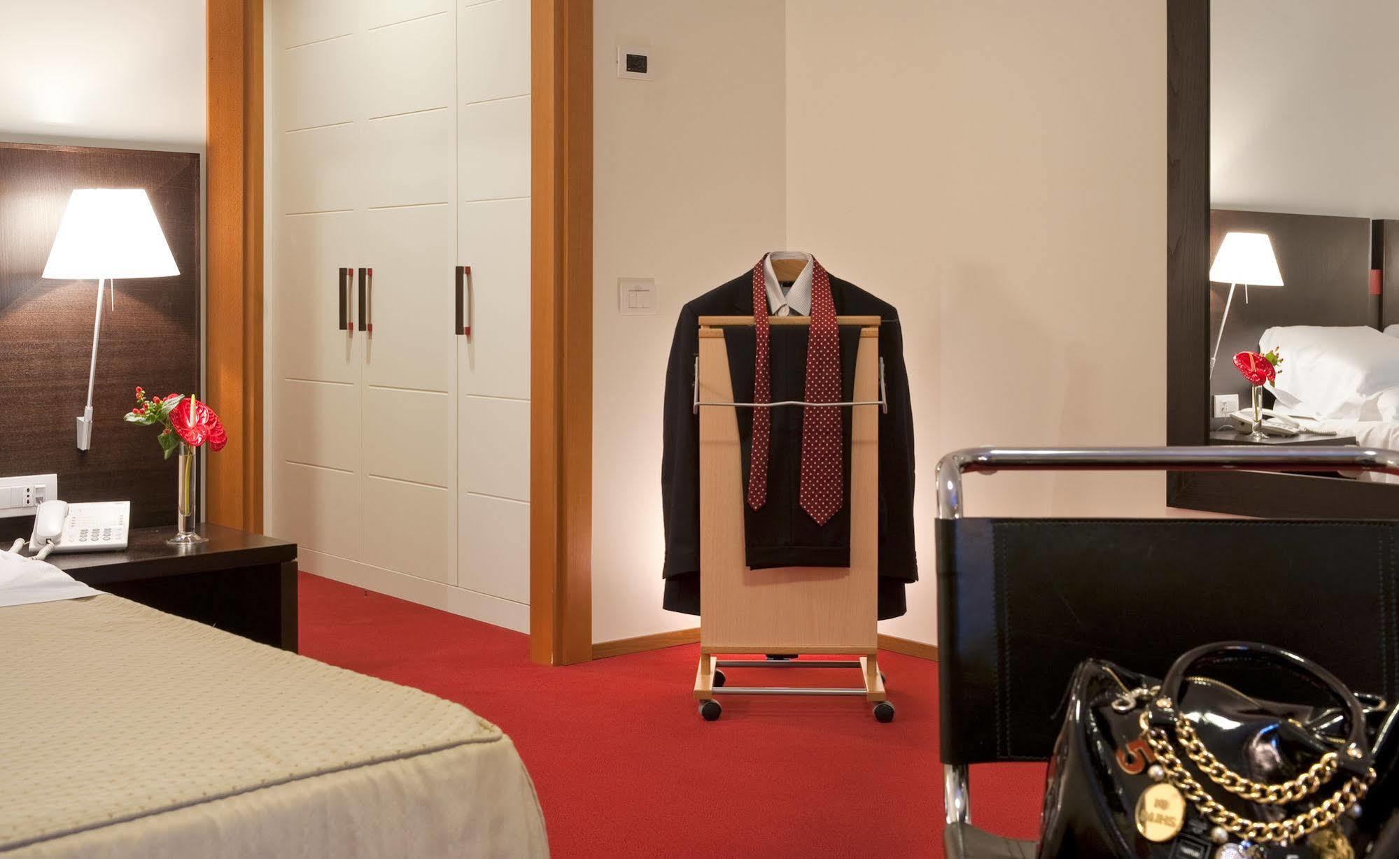 Park Hotel Centro Congressi Potenza Kültér fotó