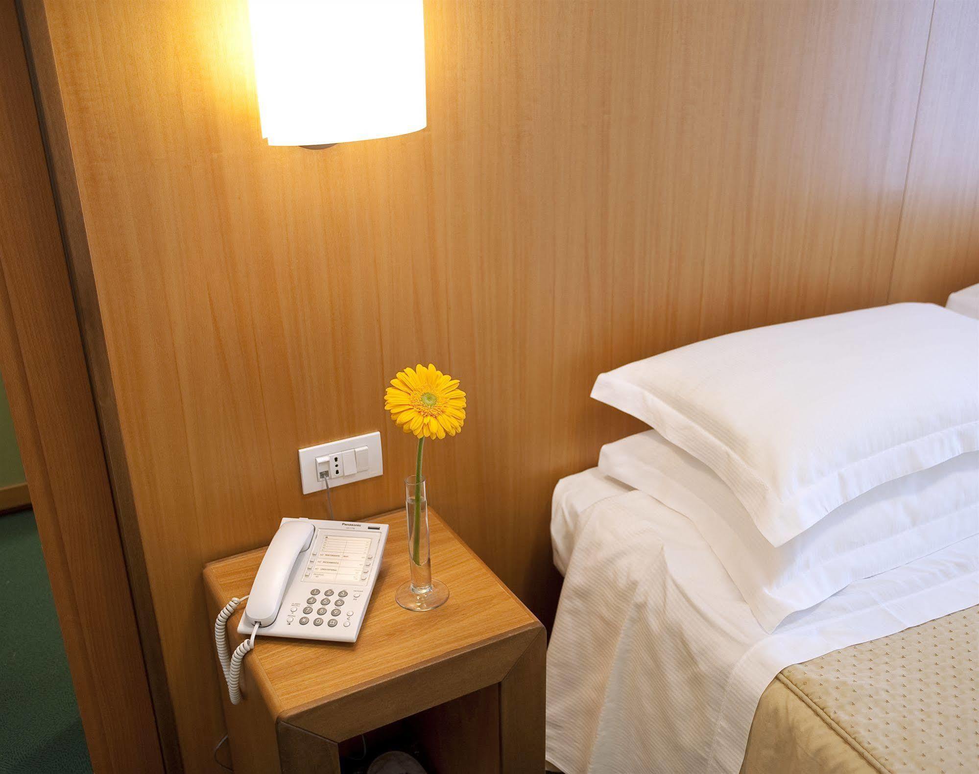 Park Hotel Centro Congressi Potenza Kültér fotó