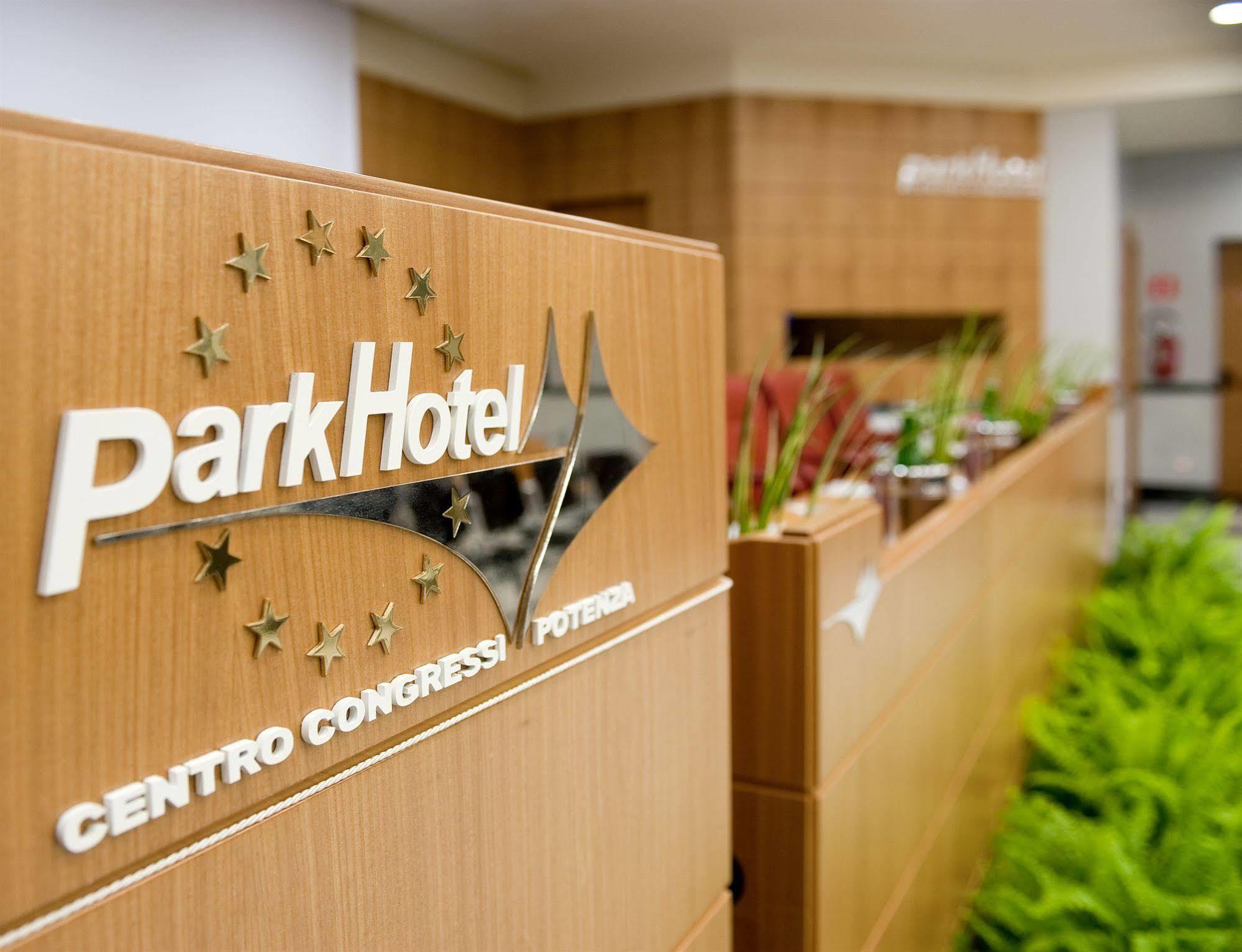 Park Hotel Centro Congressi Potenza Kültér fotó